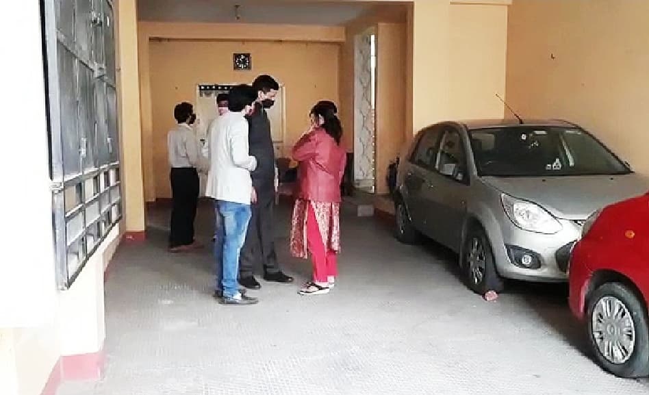 Coal Scam, Cattle Smuggling: चुनाव से पहले बंगाल में 12 जगहों पर ED के छापे