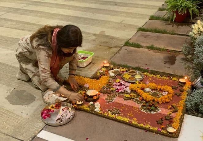 UP Election 2022: विंध्यवासिनी धाम में डिंपल यादव ने की शक्ति पूजा, कहा- पश्चिमी यूपी में जीत रहे 50 सीट