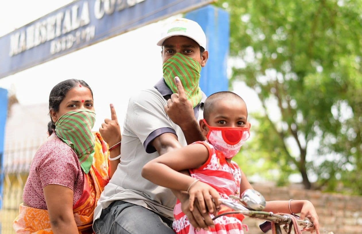 तो, बाकी बचे चार चरणों का मतदान एक फेज में, सोशल मीडिया यूजर्स की मांग, 16 को आयोग की बड़ी बैठक
