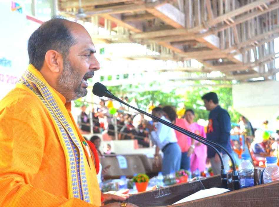 UP Election 2022: मंत्रीजी का अजीब बयान- 95% जनता नहीं करती पेट्रोल इस्तेमाल, सोशल मीडिया पर बन रहे चुटकुले