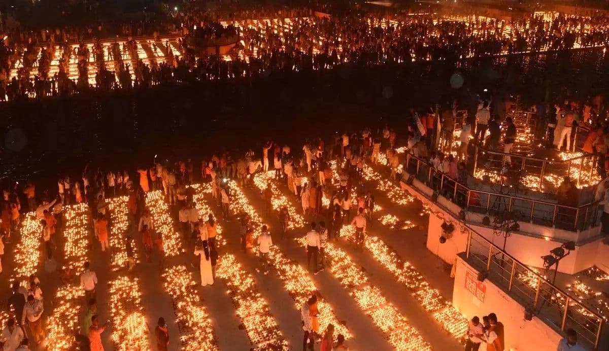 Ayodhya Deepotsav 2021: 12 लाख दीपक, अयोध्या का सरयू तट, कण-कण में रौशनी और प्रभु श्रीराम का नाम...