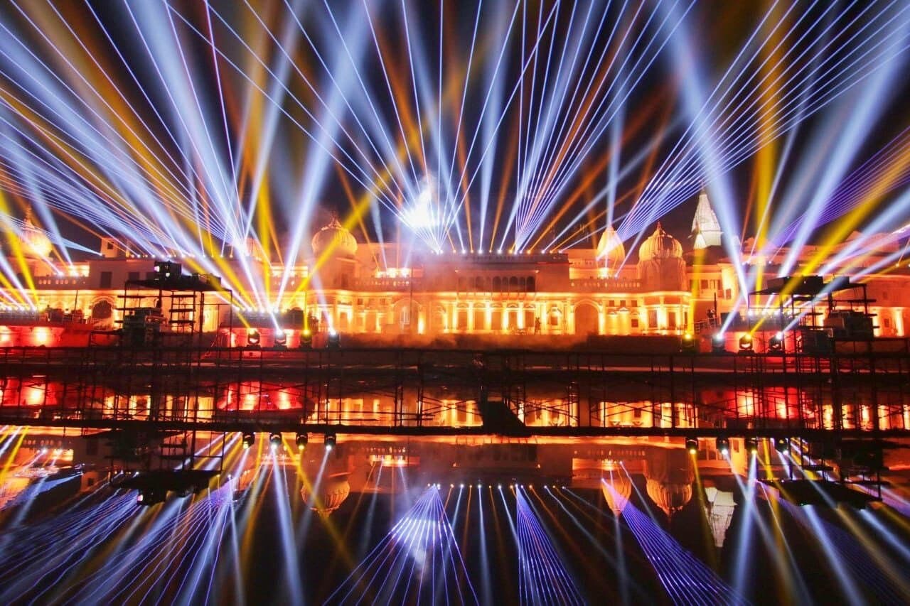 Diwali 2021: दिवाली पर UP में कई जिलों में पटाखों पर बैन, आपके यहां आतिशबाजी से जुड़े नियम क्या हैं?