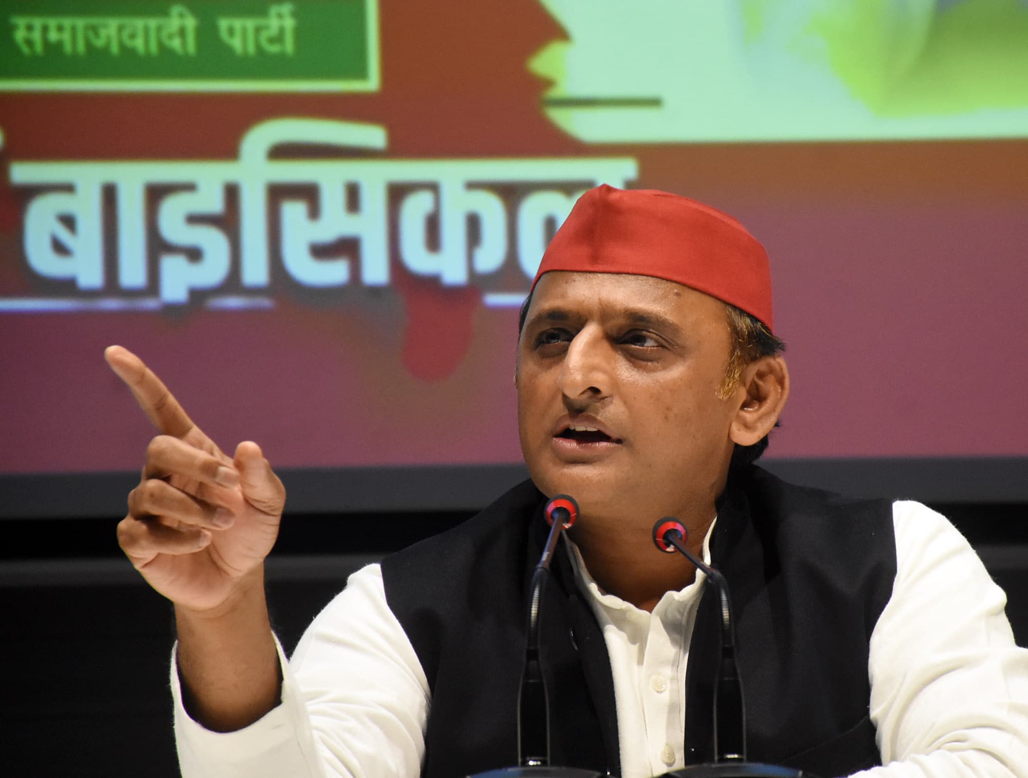 UP Election 2022: गठबंधन वाली गांठ मजबूत कर रहे अखिलेश यादव, दल और दिल मिले, सीट शेयरिंग पर खामोशी बरकरार