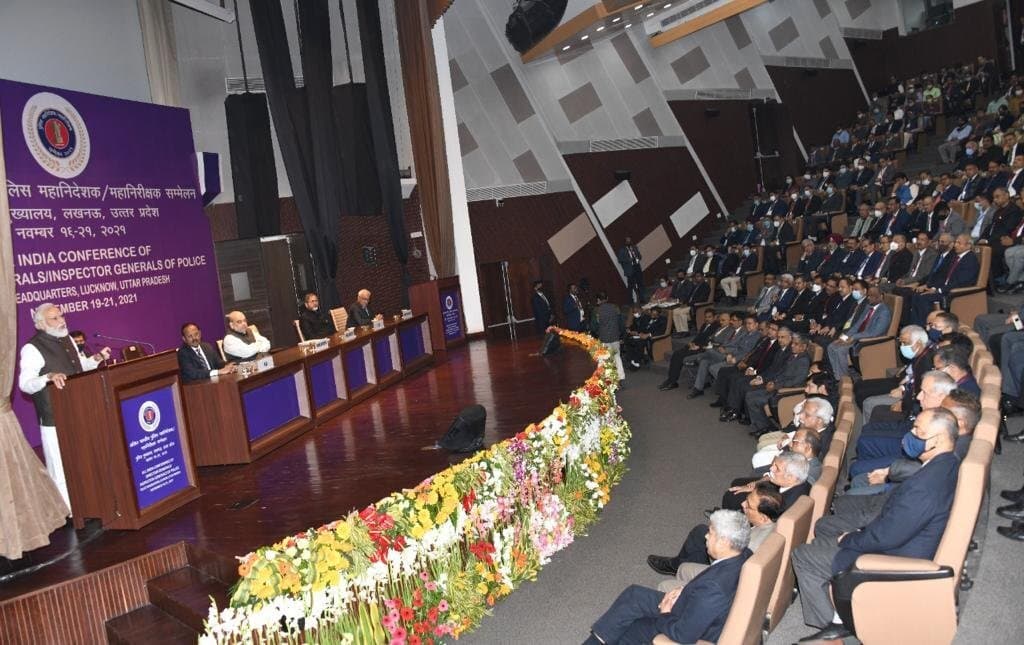56वीं डीजीपी कॉन्फ्रेंस में शामिल हुए पीएम मोदी, हाई-पावर पुलिस टेक्नोलॉजी मिशन पर दिया जोर