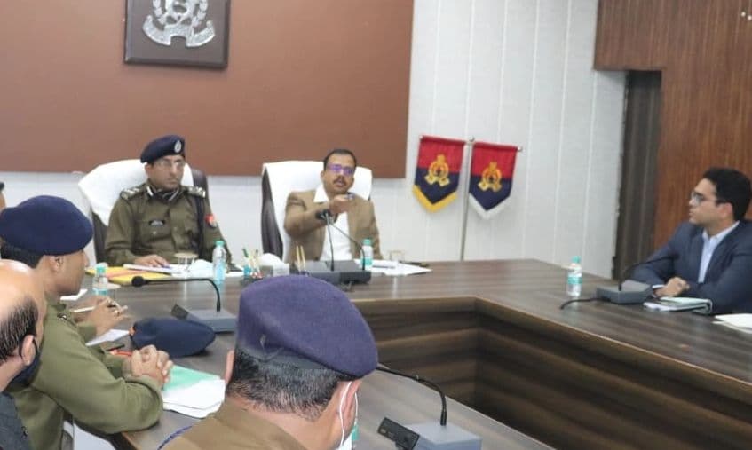Mathura Tensions: मथुरा जिले में 6 दिसंबर को पदयात्रा नहीं, SSP बोले- किसी ने कानून तोड़ा तो खैर नहीं Mathura Tensions: मथुरा जिले में 6 दिसंबर को पदयात्रा नहीं, SSP बोले- किसी ने कानून तोड़ा तो खैर नहीं