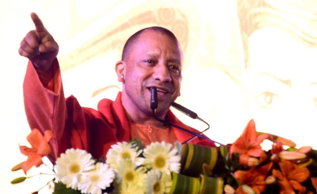 UP Election 2022: सीएम योगी का हिंदूवादी दांव, बोले- रामभक्तों पर चली थीं गोलियां, टोपी आज भी है लाल