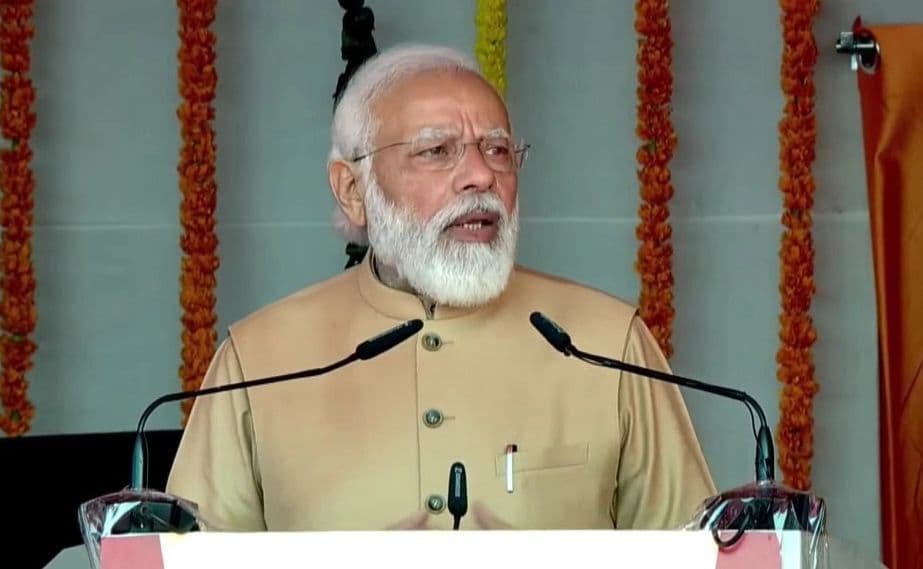 Prayagraj News: पीएम मोदी, अमित शाह की विवादित तस्वीरें पोस्ट करने के मामले में हाईकोर्ट सख्त, लगाई फटकार Prayagraj News: पीएम मोदी, अमित शाह की विवादित तस्वीरें पोस्ट करने के मामले में हाईकोर्ट सख्त, लगाई फटकार