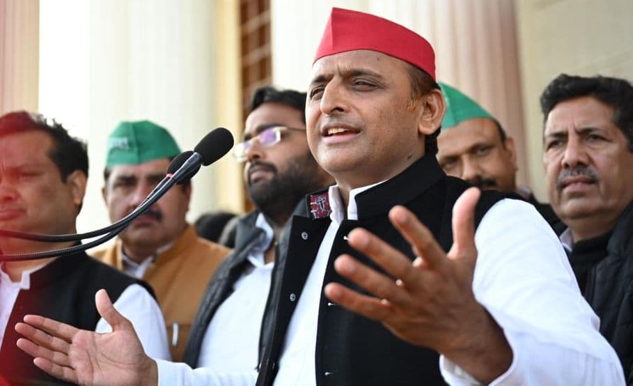 चुनाव में हार के बाद भी जीत गया सपा का ये समर्थक! शर्त में हारी थी बाइक फिर अखिलेश यादव ने ऐसे की भरपाई