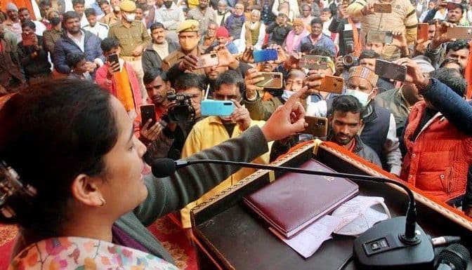 UP Election 2022: बाराबंकी में BJP के लिए अपर्णा यादव ने किया प्रचार, कहा- आपकी बेटी को न्याय चाहिए...