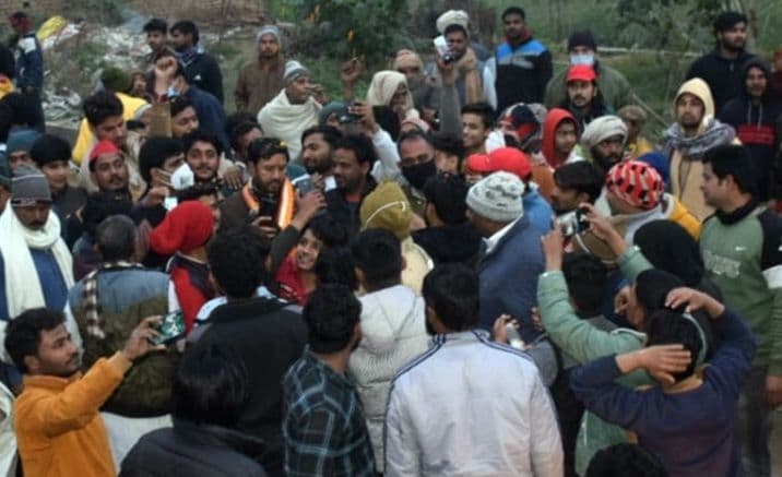 UP Election 2022: जेवर से SP-RLD के प्रत्याशी अवतार सिंह भड़ाना का विरोध, रोनिजा में देर तक चला हंगामा