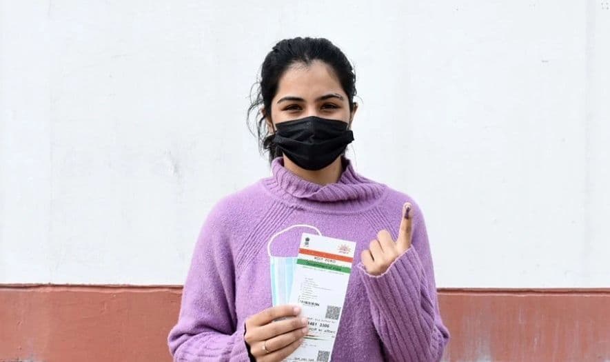 UP Chunav 2022: पांचवें चरण के मतदान में EVM में गड़बड़ी के लग रहे आरोप, आयोग के पास शिकायतों का अंबार