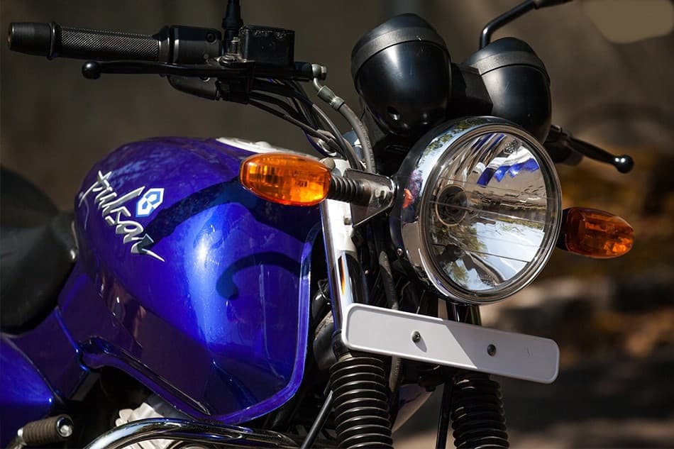 Royal Enfield Classic 350 में नहीं, भारत की इस फेवरेट बाइक में मौजूद है सबसे बड़ी फ्यूल टैंक! Royal Enfield Classic 350 में नहीं, भारत की इस फेवरेट बाइक में मौजूद है सबसे बड़ी फ्यूल टैंक!