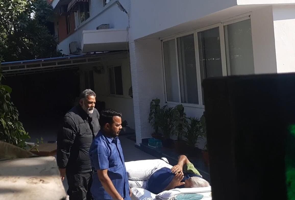 RJD सुप्रीमो लालू यादव से पप्पू यादव की मुलाकात से बढ़ी सियासी हलचल, बोले- उनका स्वस्थ रहना है बहुत जरूरी