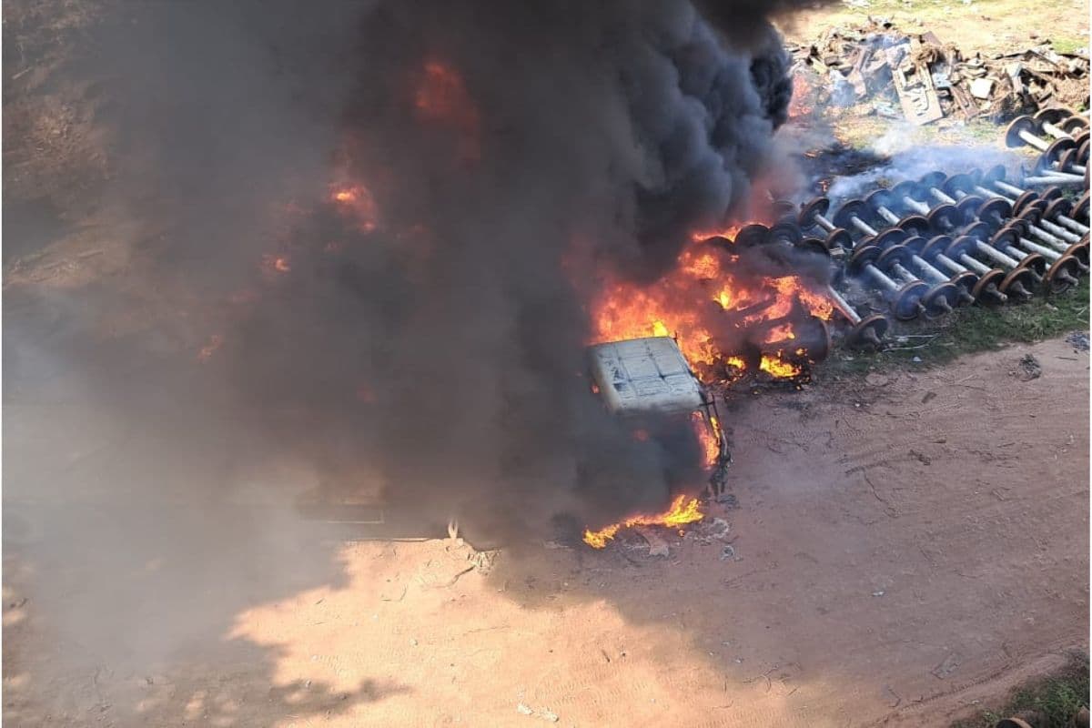 WB News : टीटागढ़ वागन कारखाने में लगी भयावह आग, मौके पर पहुंची दमकल की 5 इंजन