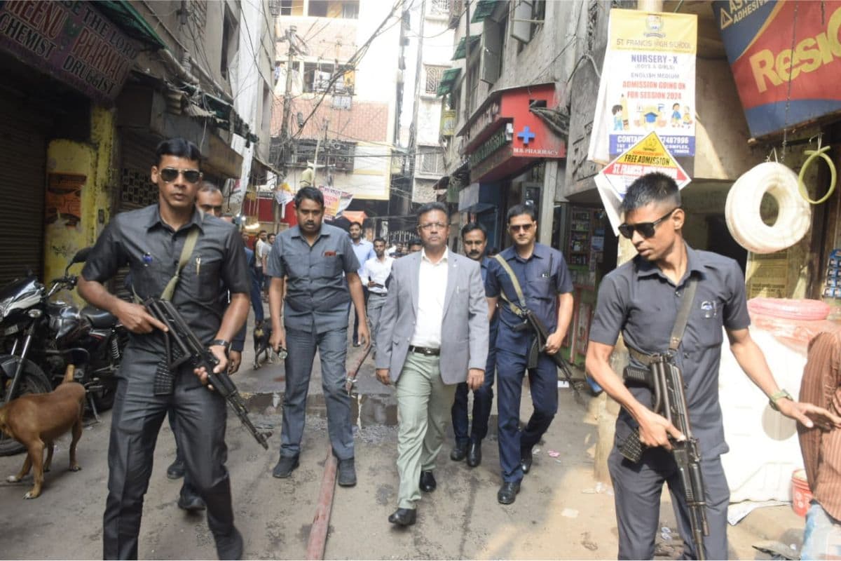 West Bengal : तापसिया के रबर फैक्ट्री में लगी भयावह आग, मौके पर पहुंची दमकल की 8 इंजन