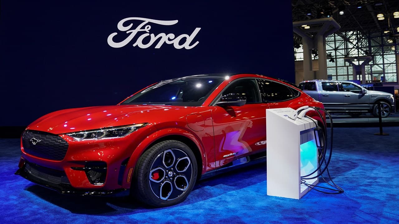 Toyota की क्रॉसओवर कारों को ओवरटेक कर भारत में एंट्री मारेगी Ford Mustang Much-E