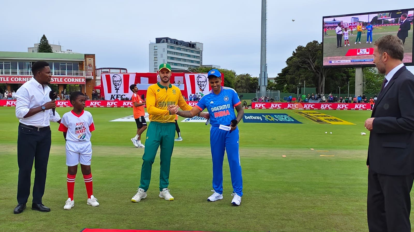 IND vs SA 2nd ODI: दक्षिण अफ्रीका ने जीता टॉस, पहले बल्लेबाजी करेगी टीम इंडिया, देखें प्लेइंग XI