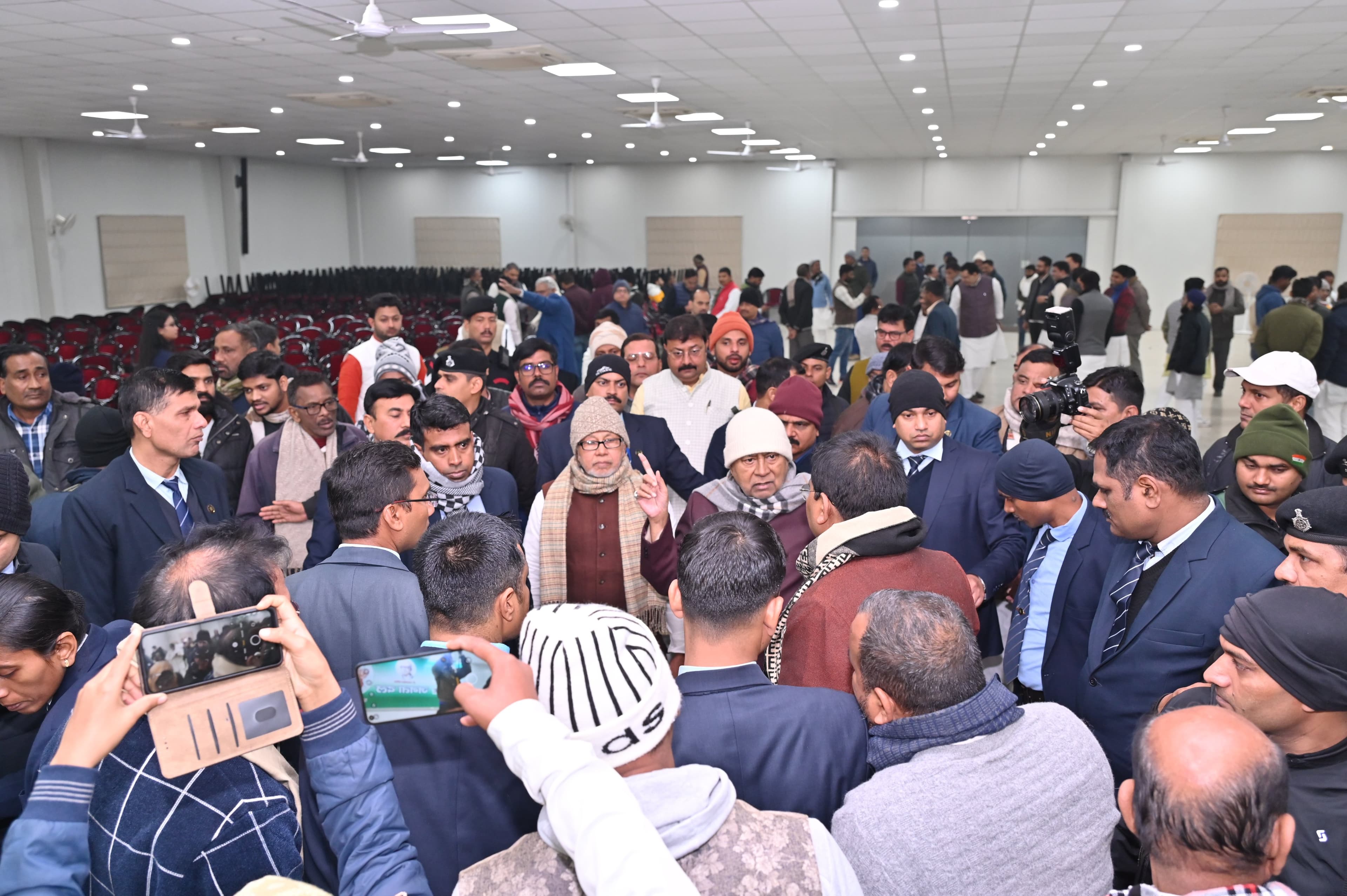 सीएम नीतीश कुमार अचानक पहुंचे जदयू दफ्तर, कार्यकर्ताओं और नेताओं से इन मुद्दों पर की बात