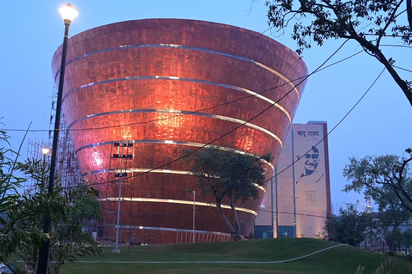 पटना में महात्मा गांधी को समर्पित देश के सबसे बड़े बापू टावर का निर्माण पूरा, जानें क्या है खास