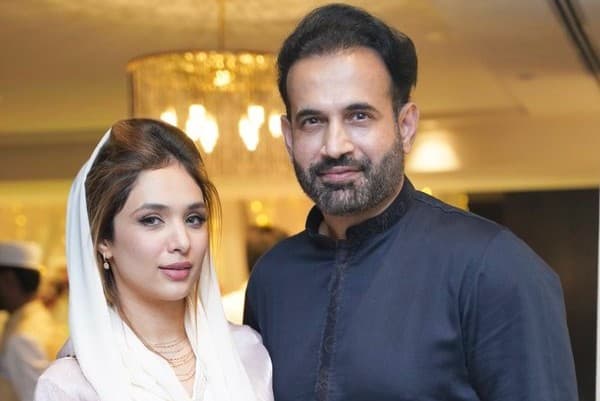 इरफान पठान ने शादी की 8वीं सालगिरह पर कराया अपनी पत्नी का दीदार, देखें तस्वीर