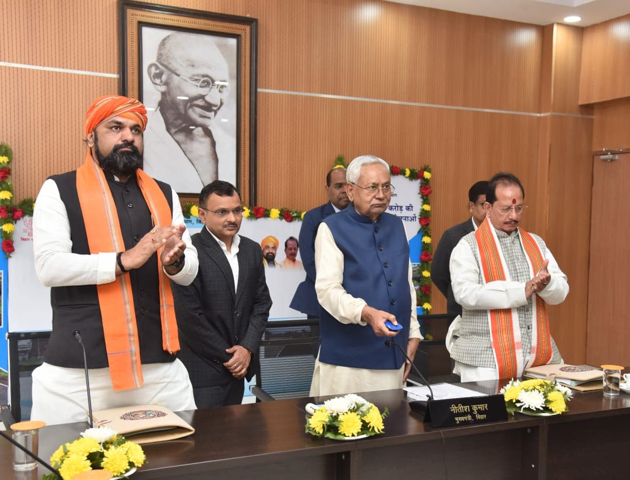 बिहार के ग्रामीण इलाकों में 3590 सड़कों और 28 पुलों पर आवागमन शुरू, सीएम नीतीश कुमार ने किया उद्घाटन