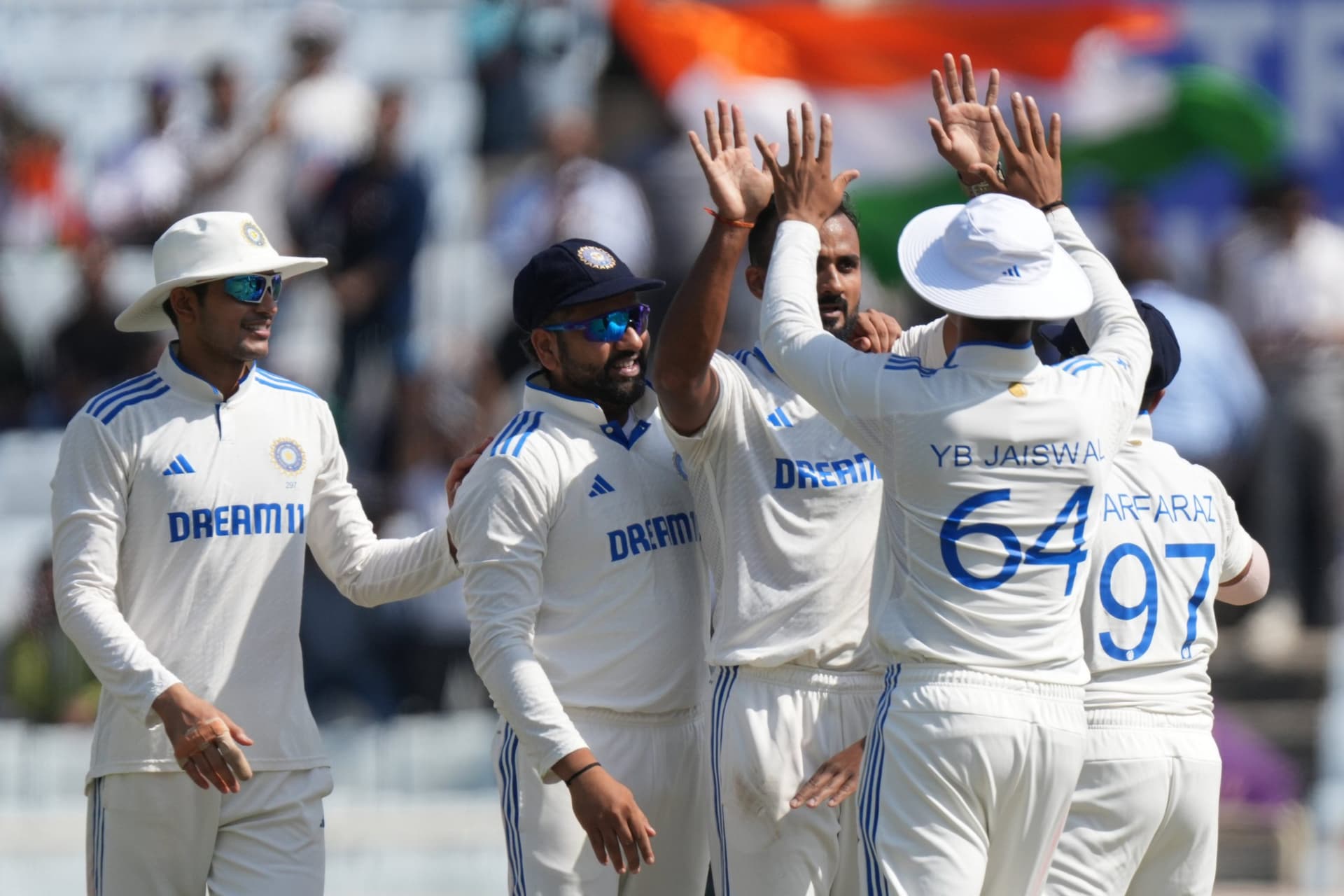 IND vs ENG: लंच तक इंग्लैंड की आधी टीम आउट, आकाश दीप ने चटकाए 3 विकेट