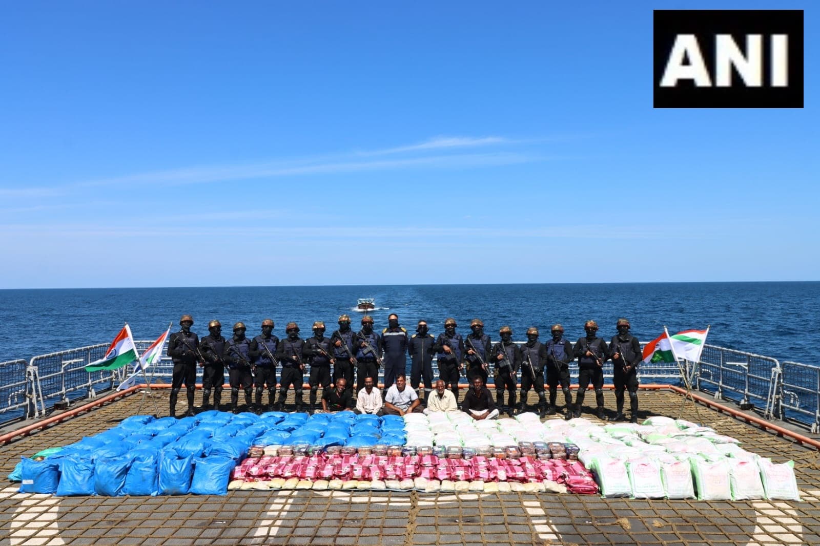 Gujarat News: 3300 किलो ड्रग्स, करोड़ों में कीमत, गुजरात के समंदर में मिली बड़ी सफलता