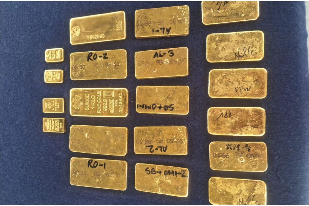 पश्चिम बंगाल : कमर में बंधे कपड़े की बेल्ट में छिपाकर ला रहा 6.70 करोड़ का सोना बांग्लादेश सीमा पर जब्त