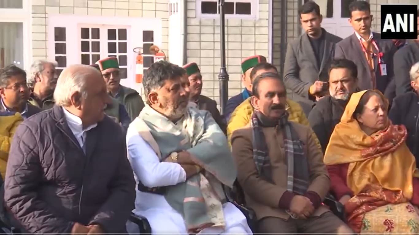 Himachal Political Crices: 'सुखविंदर सिंह सुक्खू बने रहेंगे मुख्यमंत्री', पर्यवेक्षक डीके शिवकुमार ने किया ऐलान