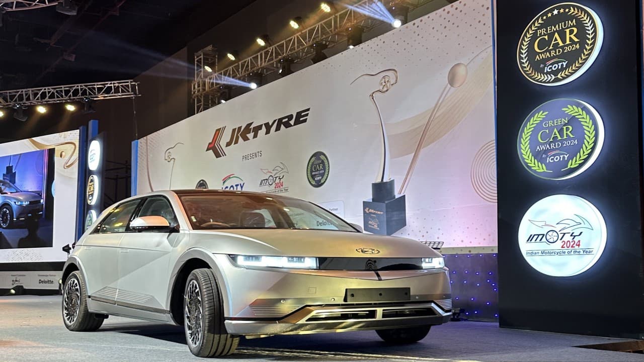 Hyundai की इस कार ने मनवाया लोहा, महिंद्रा एक्सयूवी 400 को पछाड़ जीता ICOTY की ज्यूरी का दिल