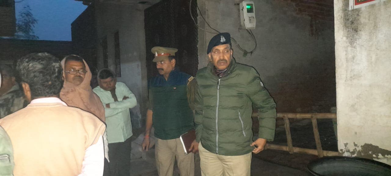 Agra News: पशुपालक की बेरहमी से हत्या, हाथ-पैर बांधे, मुंह में कपड़ा ठूंसा मिला शव, जानें पूरा मामला