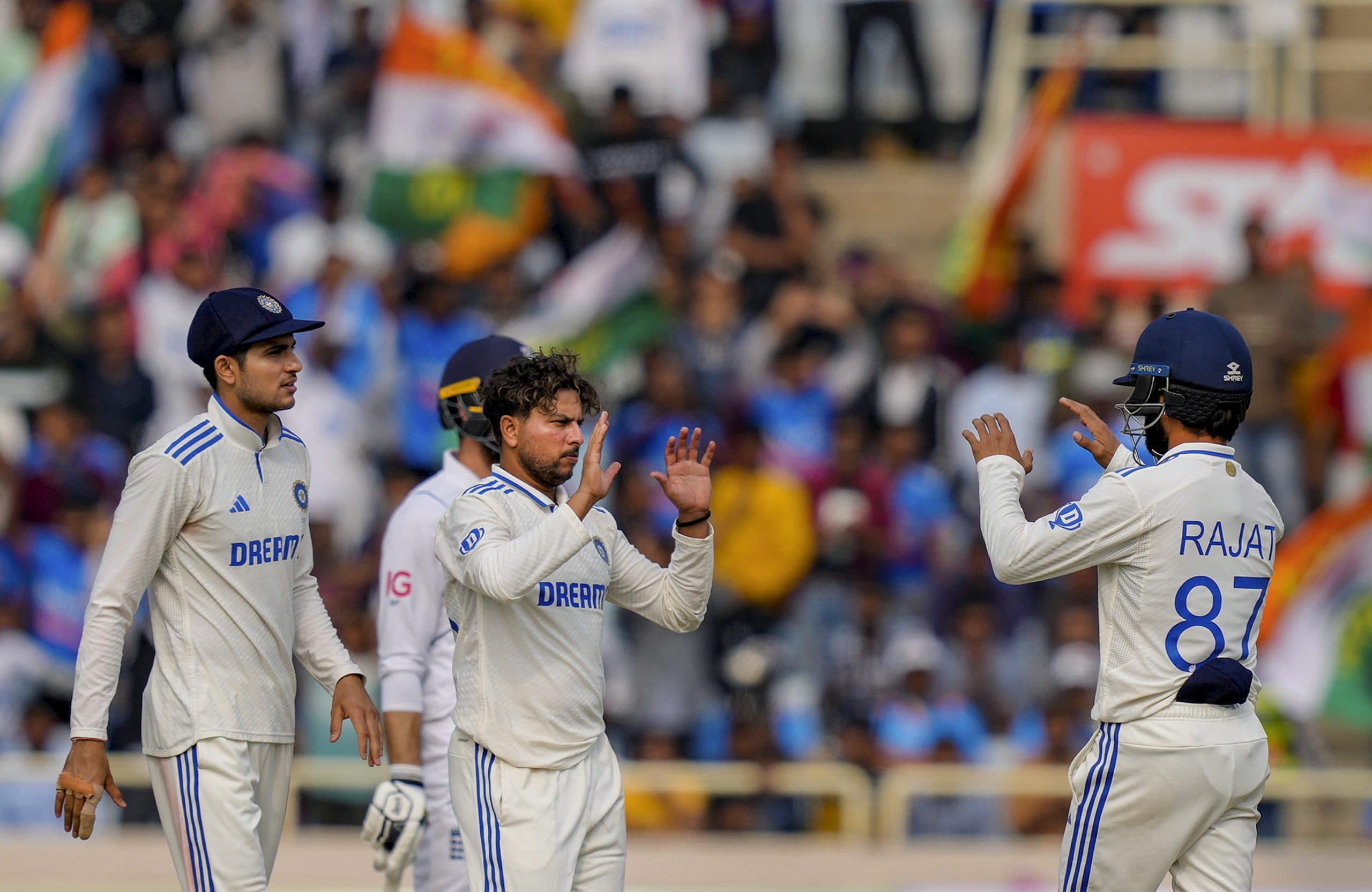 India vs England, 4th Test: अश्विन और कुलदीप की फिरकी में फंसे 'फिरंगी', इंग्लैंड 145 पर ढेर, भारत को 192 रन का लक्ष्य