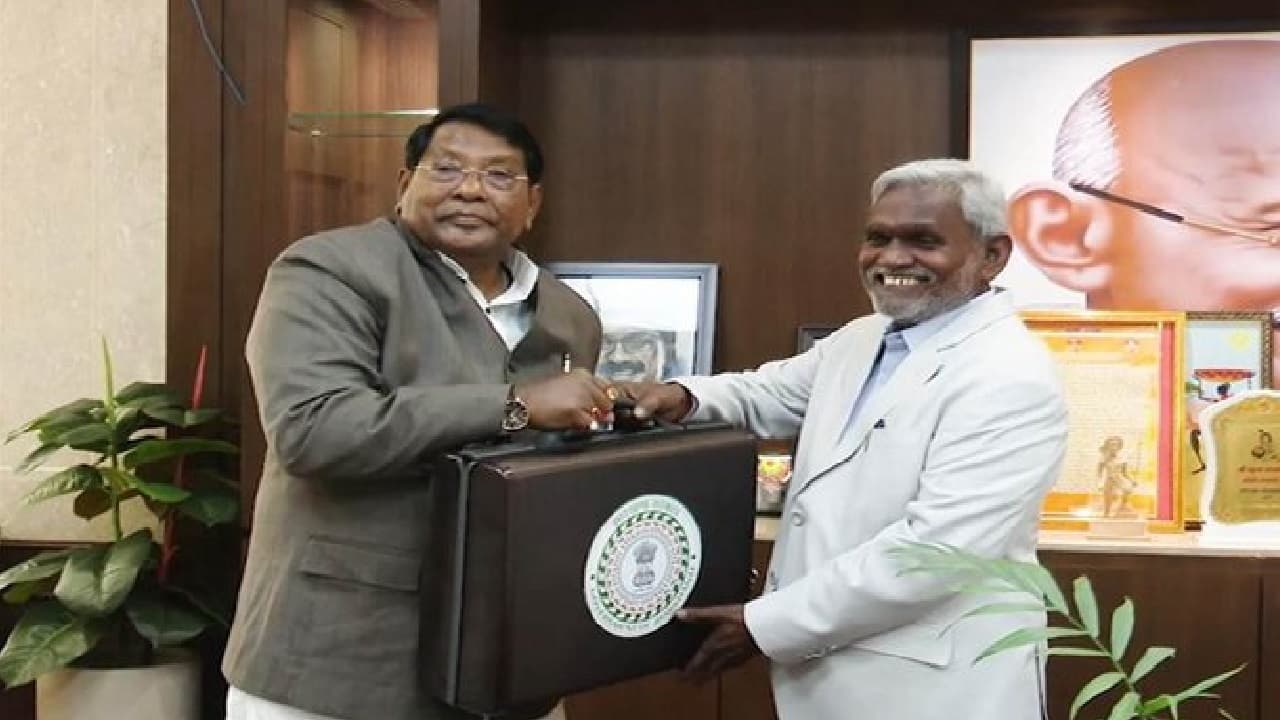 झारखंड : प्रथम तिमाही के राजस्व में देखी गई 24 प्रतिशत तक की गिरावट, पदों का रिक्त होना बना बड़ी वजह