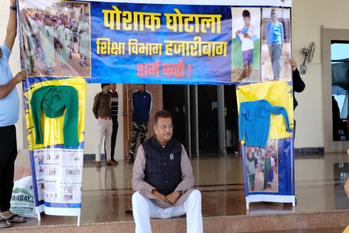 झारखंड सरकार पर पोशाक घोटाले का आरोप, बाबूलाल मरांडी बोले- बच्चों को भी नहीं छोड़ रही सरकार