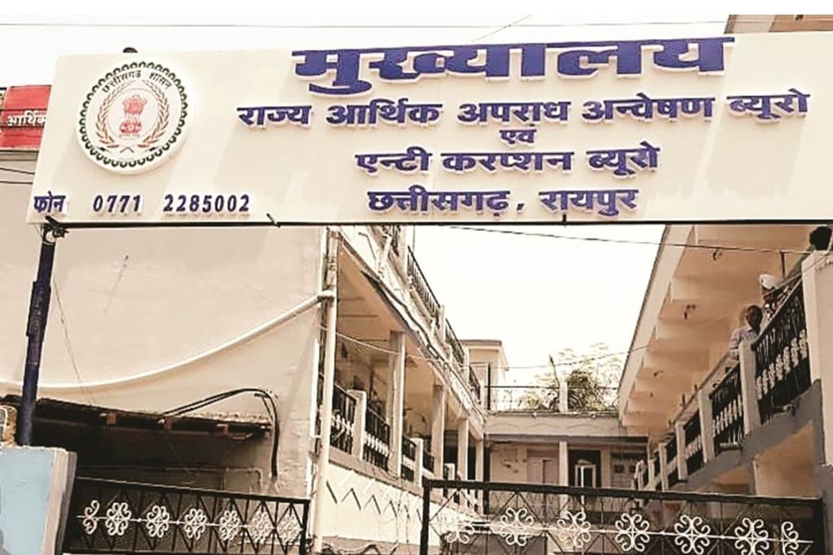 झारखंड का शराब सिंडिकेट छत्तीसगढ़ में बना अभियुक्त, सूची में IAS अधिकारियों समेत 26 सरकारी कर्मचारी