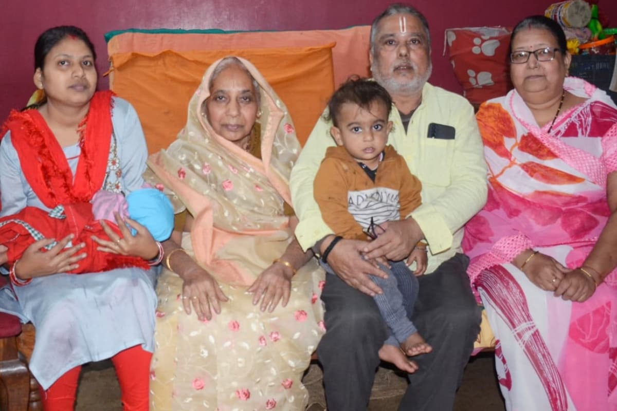 आज अयोध्या रवाना होंगी झारखंड की शबरी माता, घर में लगा रामभक्तों का तांता