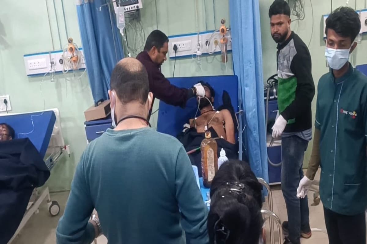 झारखंड: कमरे में अंगीठी जलाकर सो रहे चार लोगों की मौत, तीन गंभीर, सभी बिहार के रहने वाले