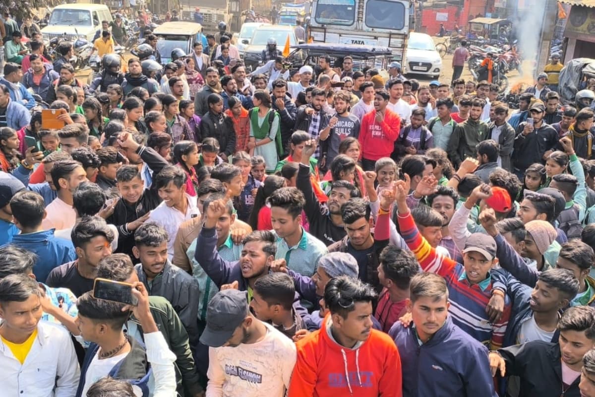 कल से JAC बोर्ड मैट्रिक-इंटर की परीक्षा, नहीं आए कई स्टूडेंट्स के एडमिट कार्ड, विरोध में सड़क जाम