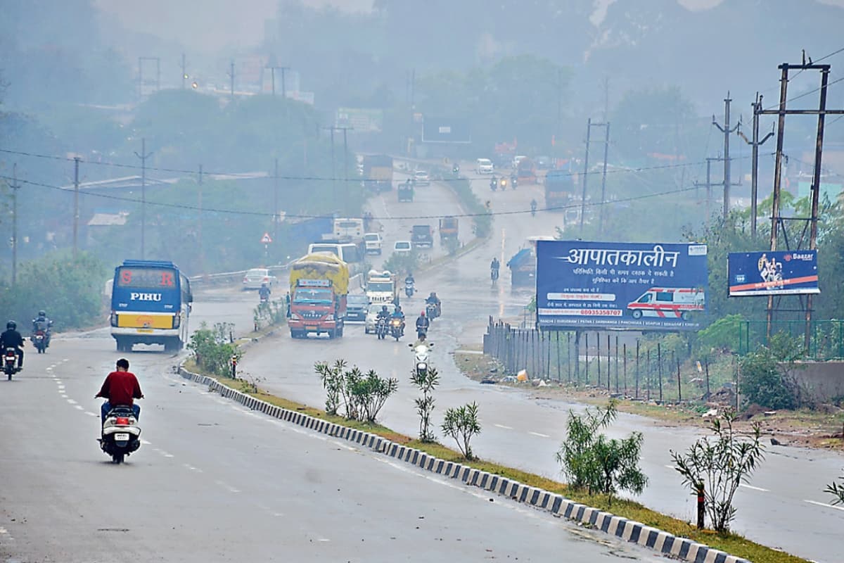 Jharkhand Weather: आज भी गर्जन के साथ बारिश के आसार, पश्चिमी विक्षोभ का है असर, जानें कब तक रहेगा ऐसा मौसम