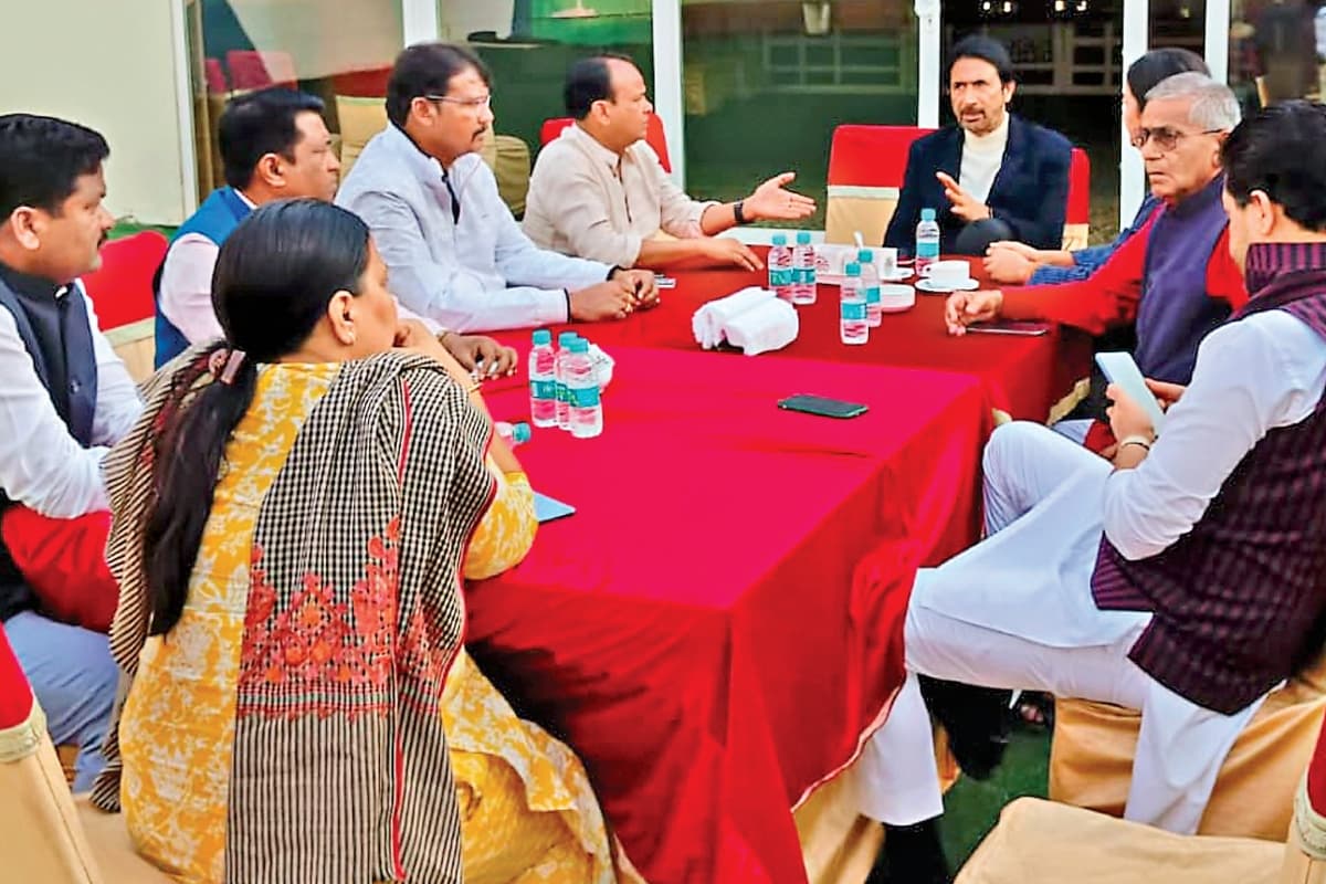 Jharkhand Congress के नाराज विधायकों को आलाकमान का इंतजार, जानें कहां तक पहुंची बात