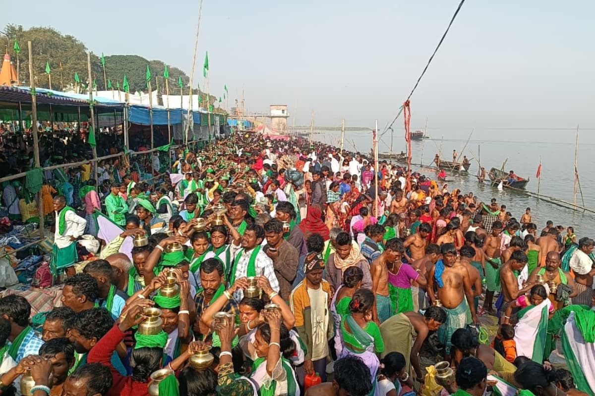 Maghi Purnima Mela: झारखंड के आदिवासी महाकुंभ में लाखों लोगों ने लगाई आस्था की डुबकी, अद्भुत है इनकी संस्कृति