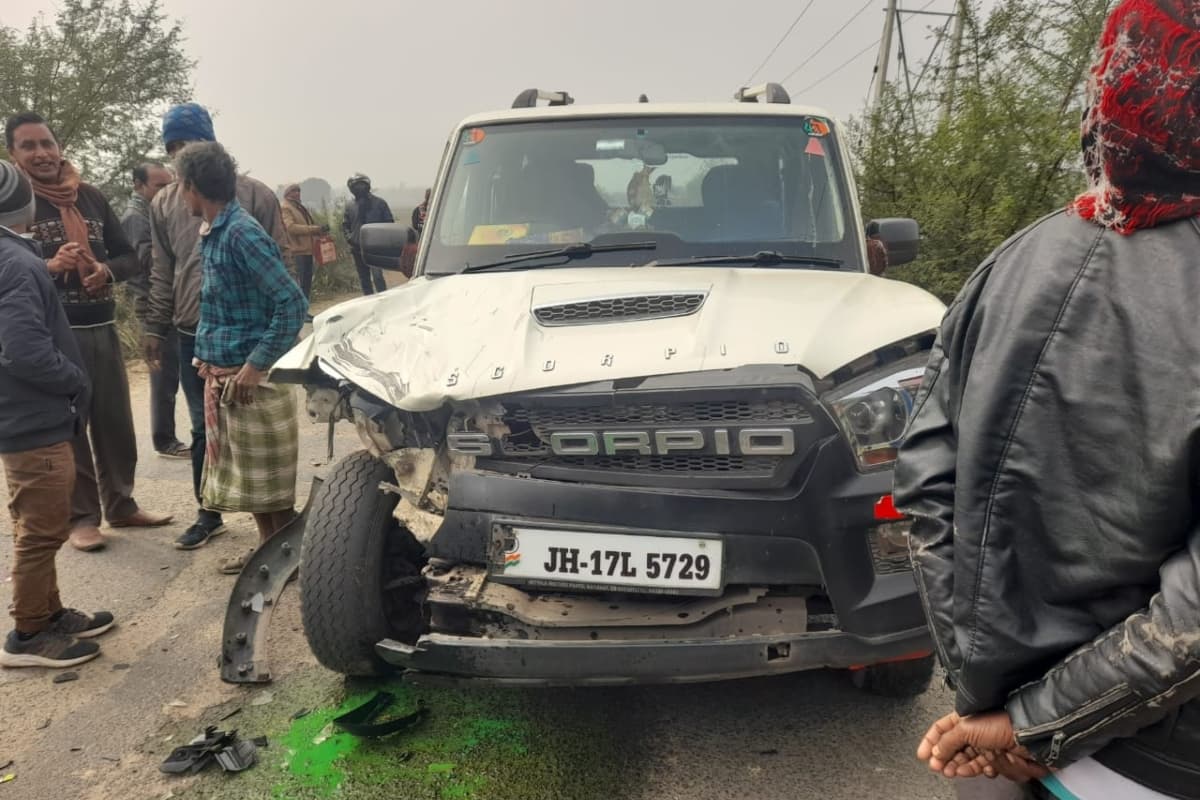 साहिबगंज में सड़क हादसा, बाइक और स्कॉर्पियो की टक्कर में दो युवकों की मौत