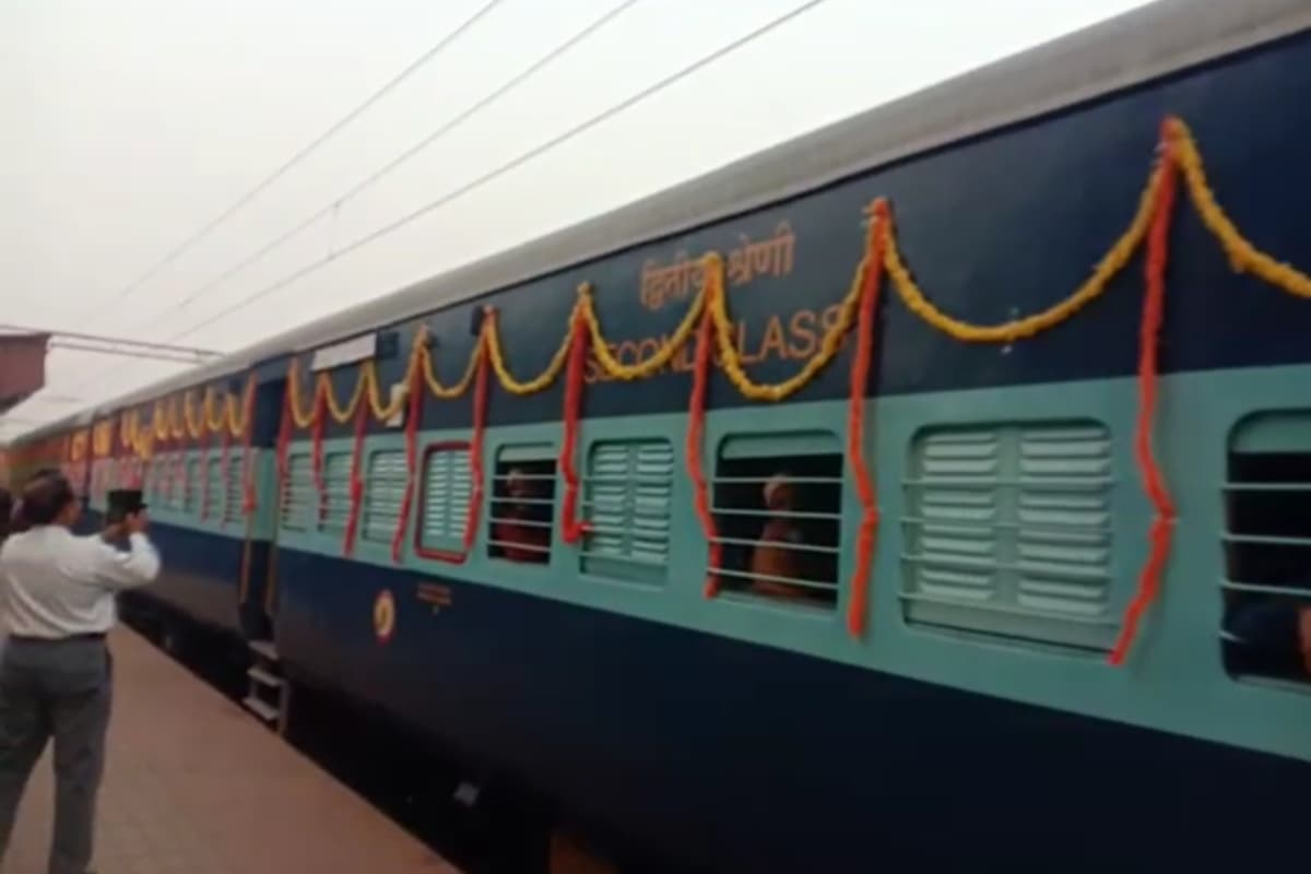 करीब 7 साल बाद धनबाद-चंद्रपुरा पेसेंजर ट्रेन फिर से शुरू, कोयलांचल के लोगों में खुशी