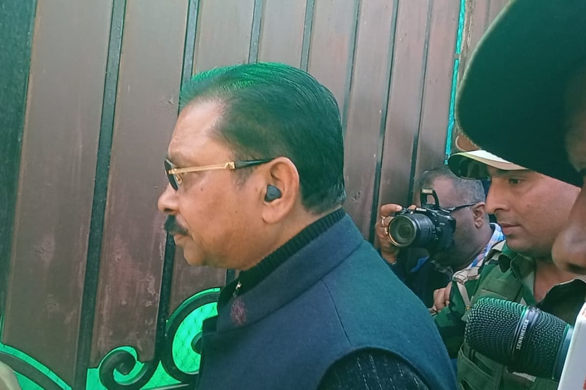 झारखंड : ईडी ऑफिस पहुंचे धीरज साहू, अब खुलेगा बीएमडब्ल्यू का राज, पता चलेगा हेमंत सोरेन से क्या है संबंध!