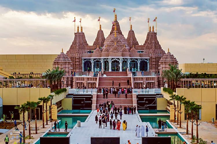 भव्यता में राम मंदिर से कम नहीं है अबू धाबी का हिंदू मंदिर, पीएम मोदी करने वाले हैं उद्घाटन, जानें खास बातें