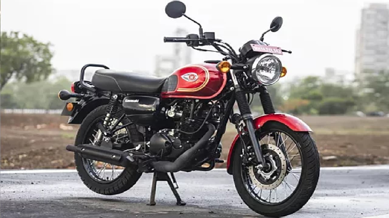 Kawasaki की ये बाइक 25,000 रुपये तक हुई सस्ती, यामाहा एफजेड-एक्स की मुश्किलें बढ़ीं