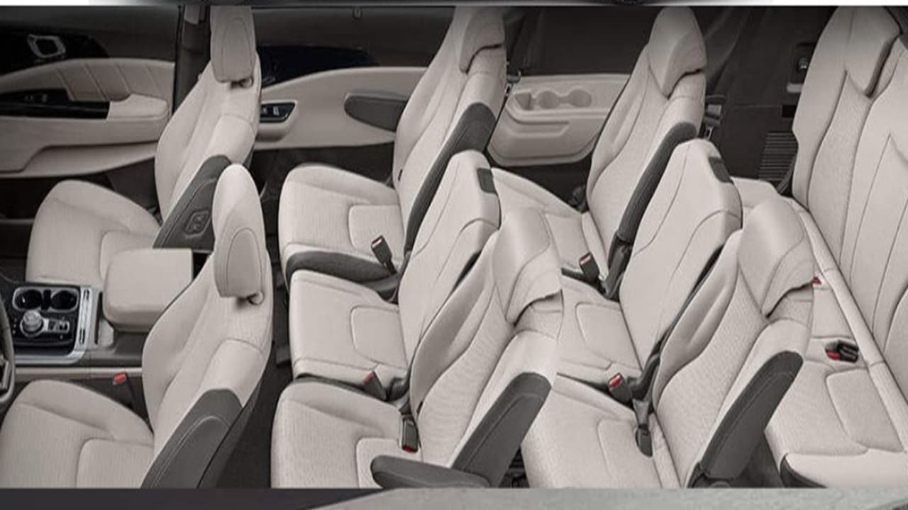 इतनी बड़ी लग्जरी है Kia की ये फेसलिफ्ट कार, इसके आगे 5 स्टार होटल फेल!