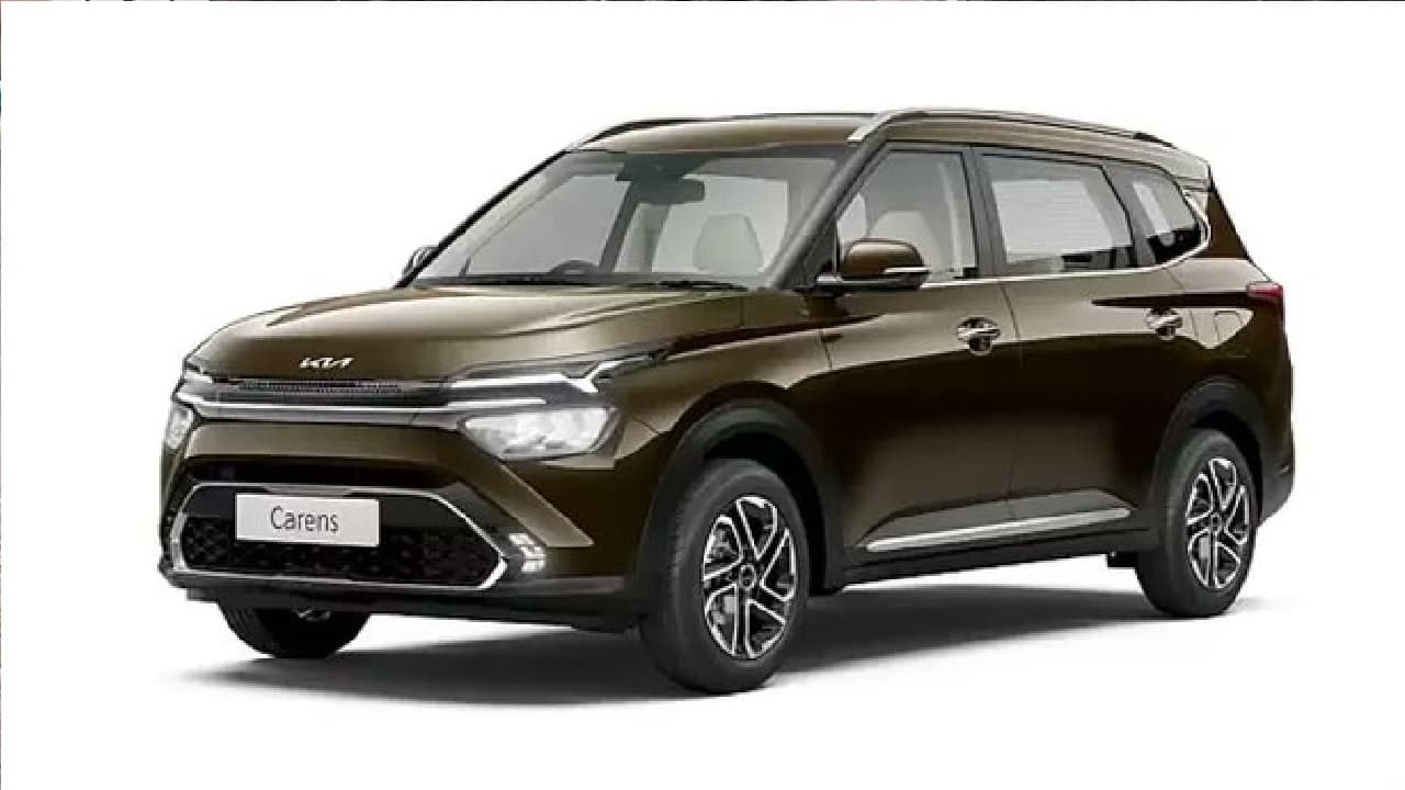PHOTO: 7 सीटर Kia Carens से दोस्तों के साथ कर सकते हैं रोड ट्रिप, जानें क्या है कीमत