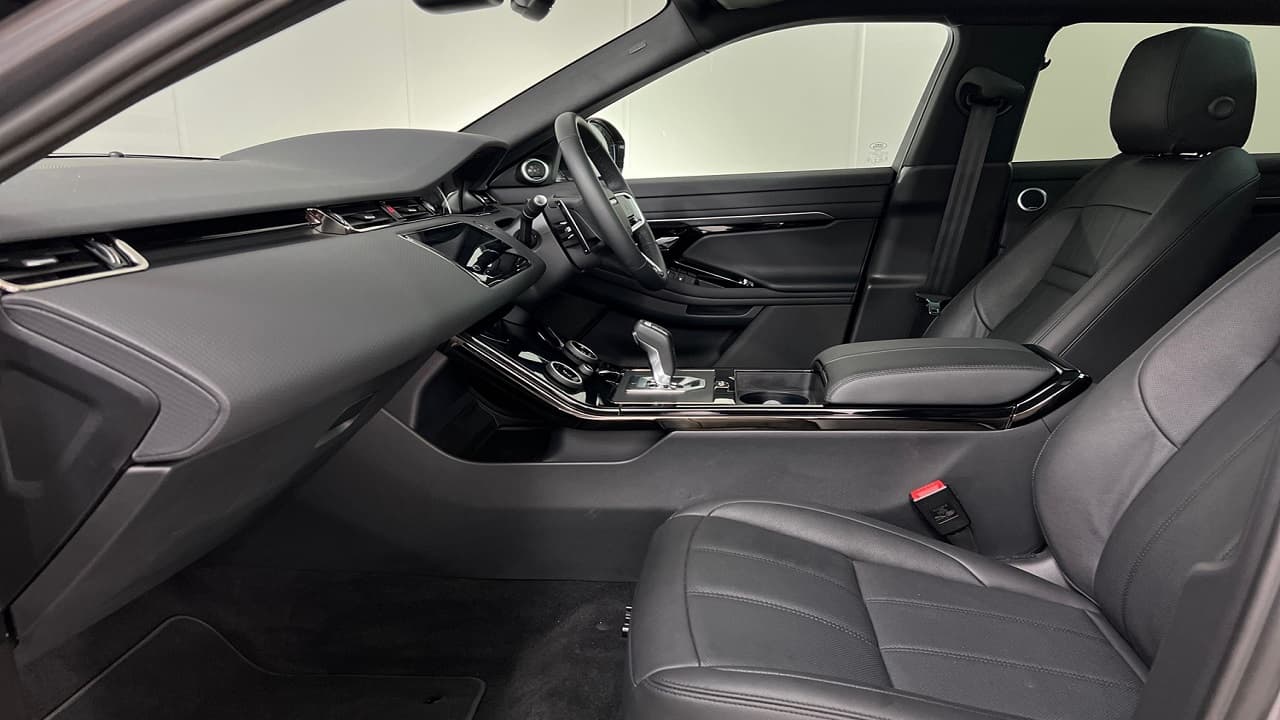 बड़े परिवार की बड़ी कारें! 70 लाख से 4.14 करोड़ तक की रेंज में लैंड रोवर की 6 लग्जरी एसयूवी