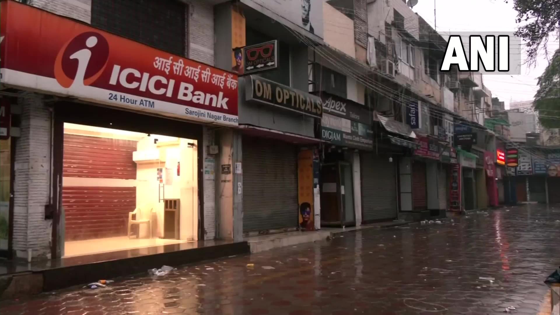 Coronavirus: दिल्ली में कोरोना से हाहाकार, संसद भवन में 400 से ज्यादा कर्मी संक्रमित, लॉकडाउन की तैयारी!